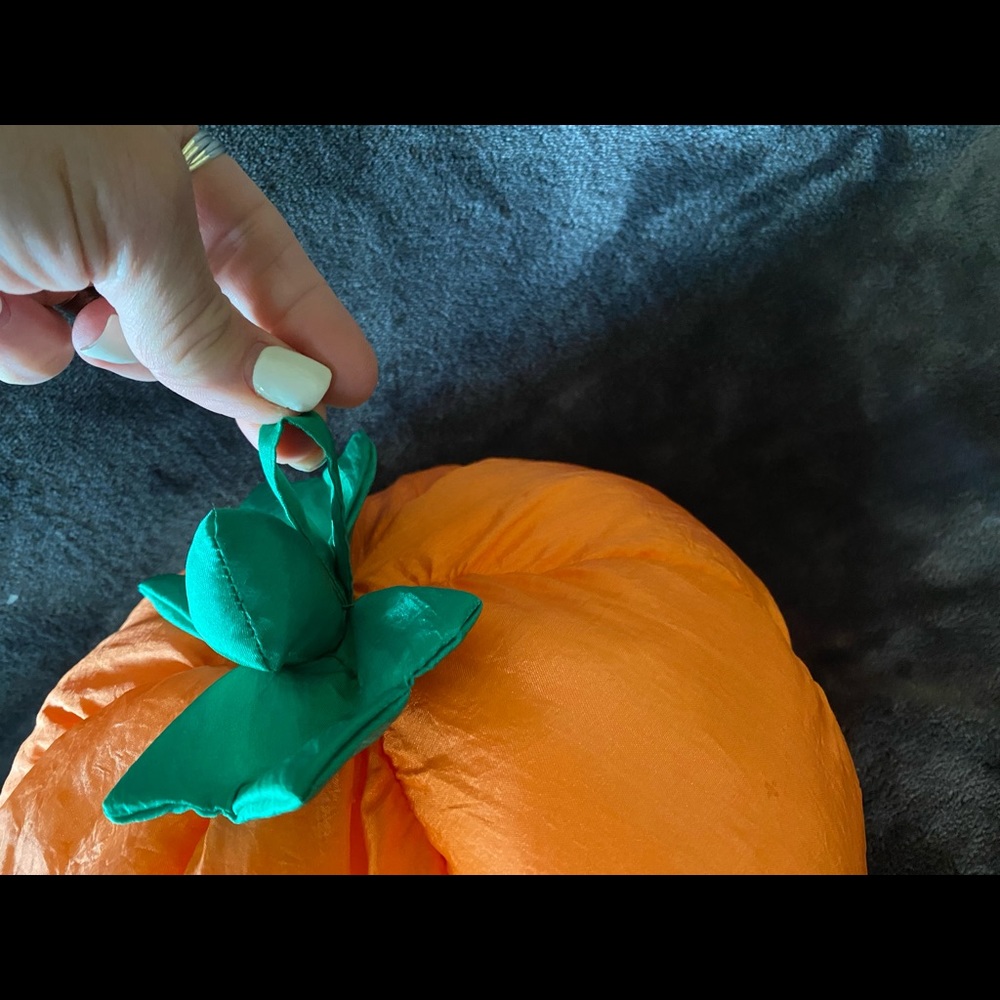 Vintage Jack ‘o Lantern “puff-a-lump” style nylon decor/toy - Picture 10 of 12